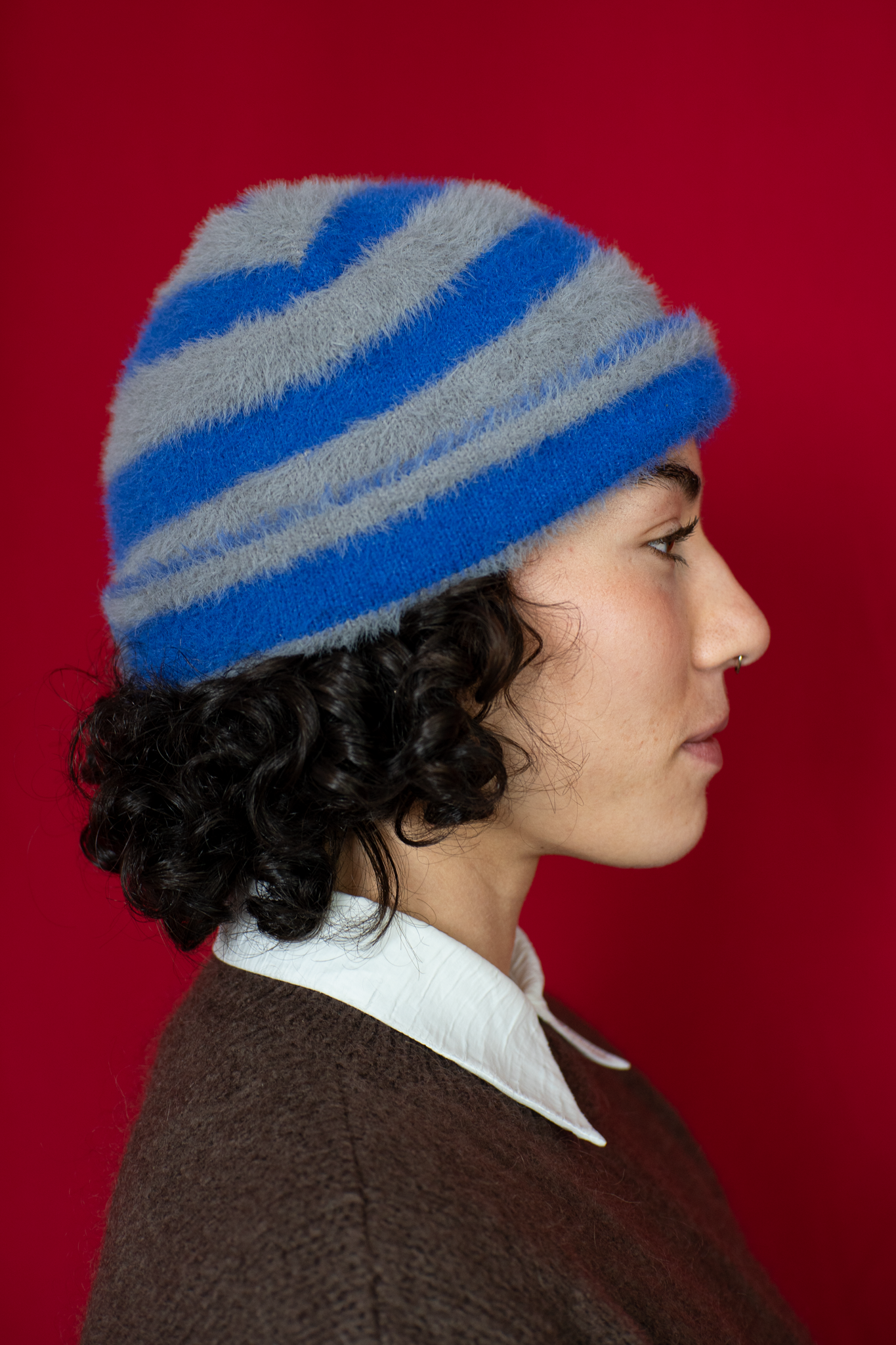 Le bonnet rayé bleu