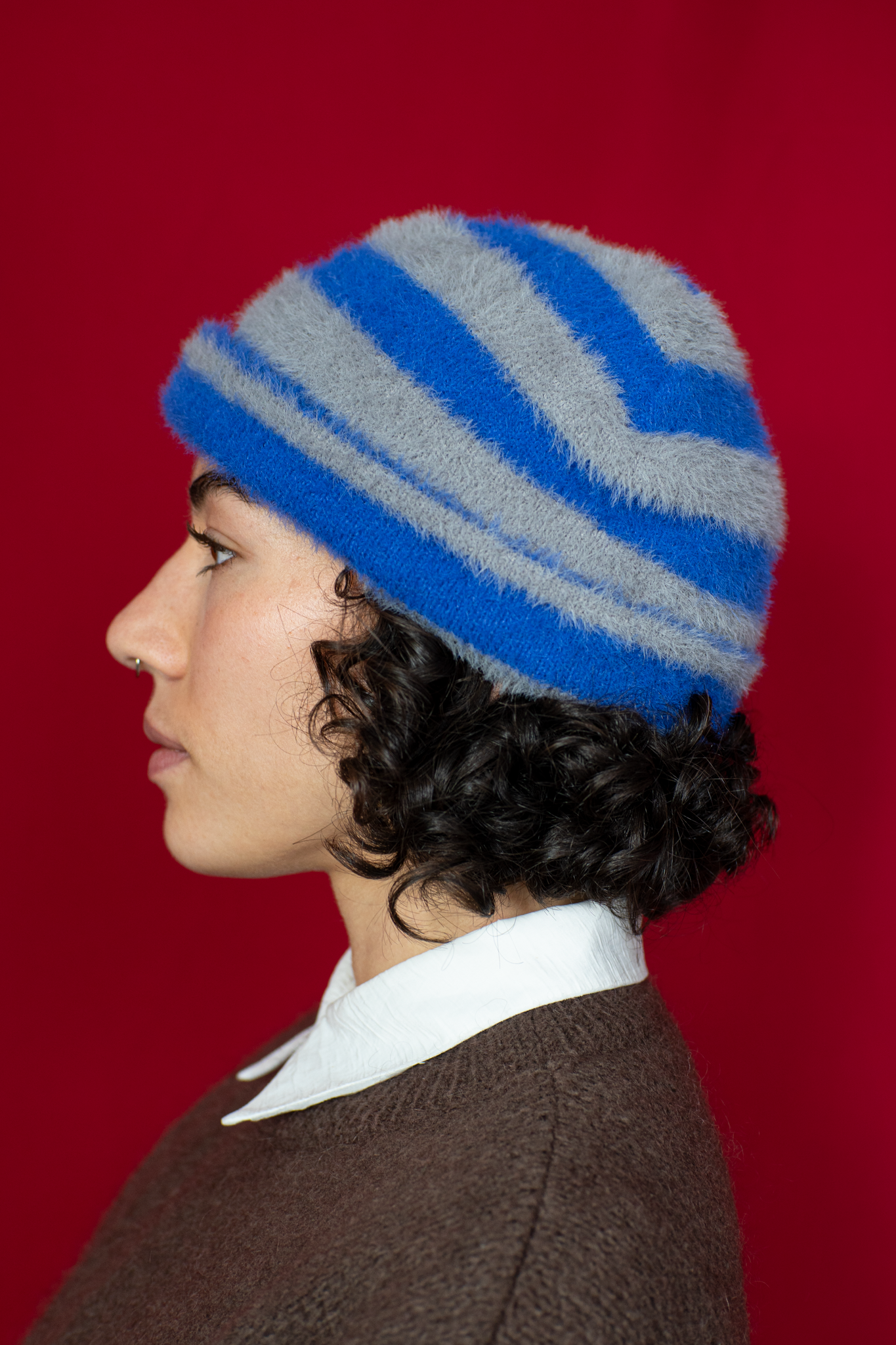 Le bonnet rayé bleu