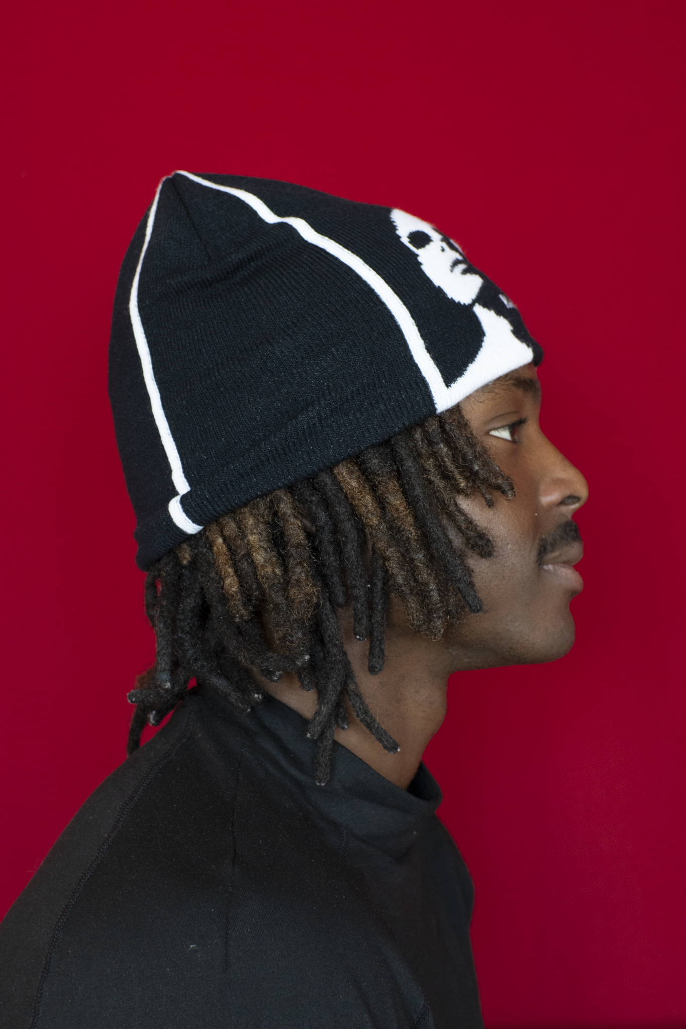 Le bonnet noir miroir